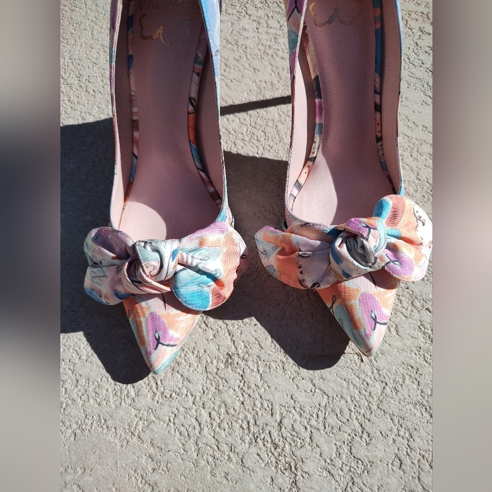 Ted Baker London Bow Accent Floral Pump